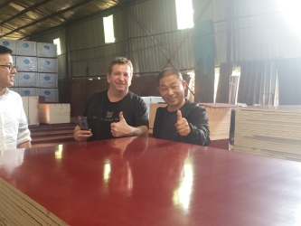 熱烈歡迎加拿大合作商克萊頓先生到五棵松集團(tuán)考察交流